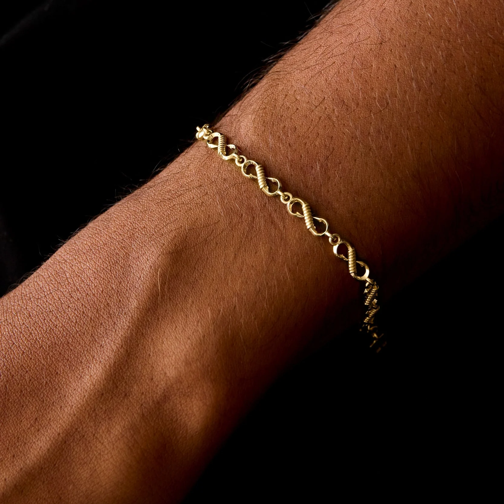 THE MINI FISH HOOK BRACELET - Image 6